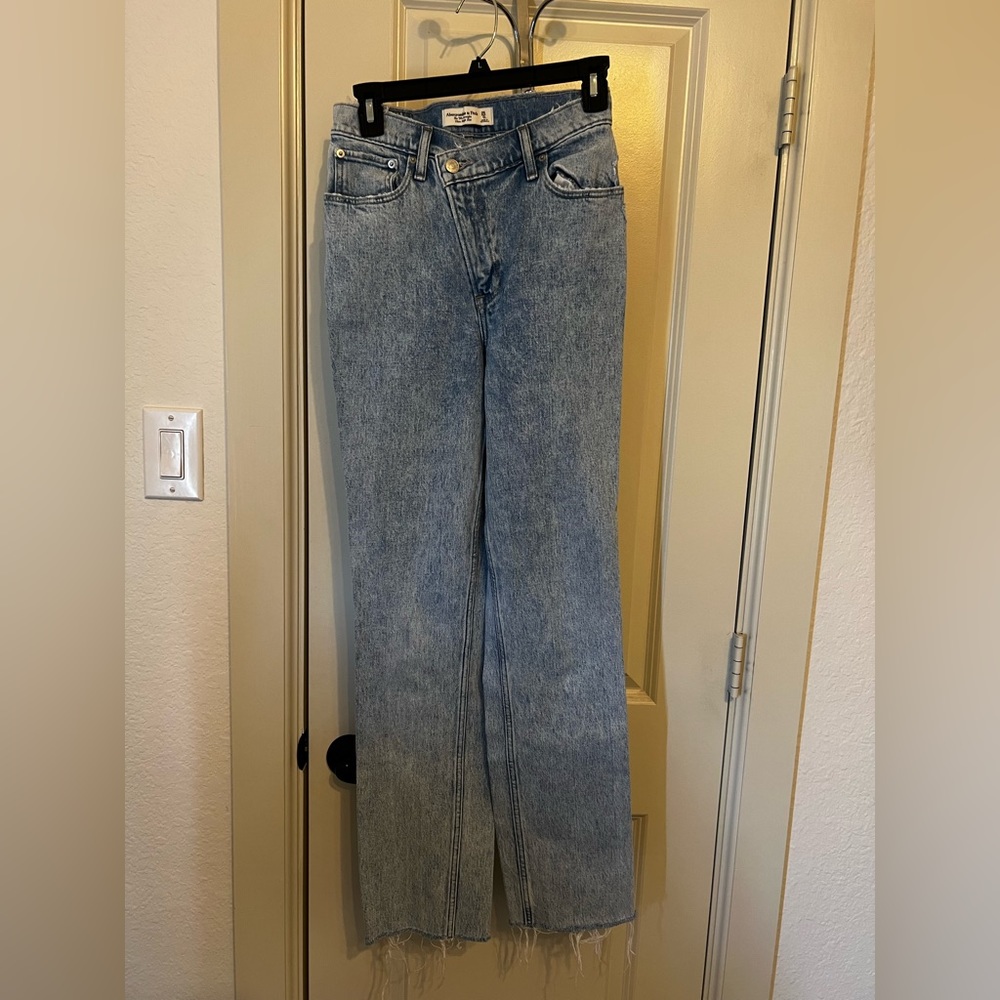 Abercrombie Criss Cross Straight Leg Jean